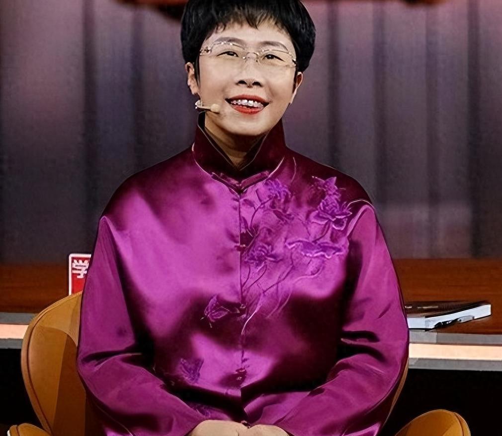 MK体育官方入口-蒙曼感叹：这辈子也结不了婚！有两个原因：一是岁数，二是长相